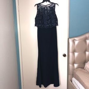 Blu Sage Sleeveless Evening Gown